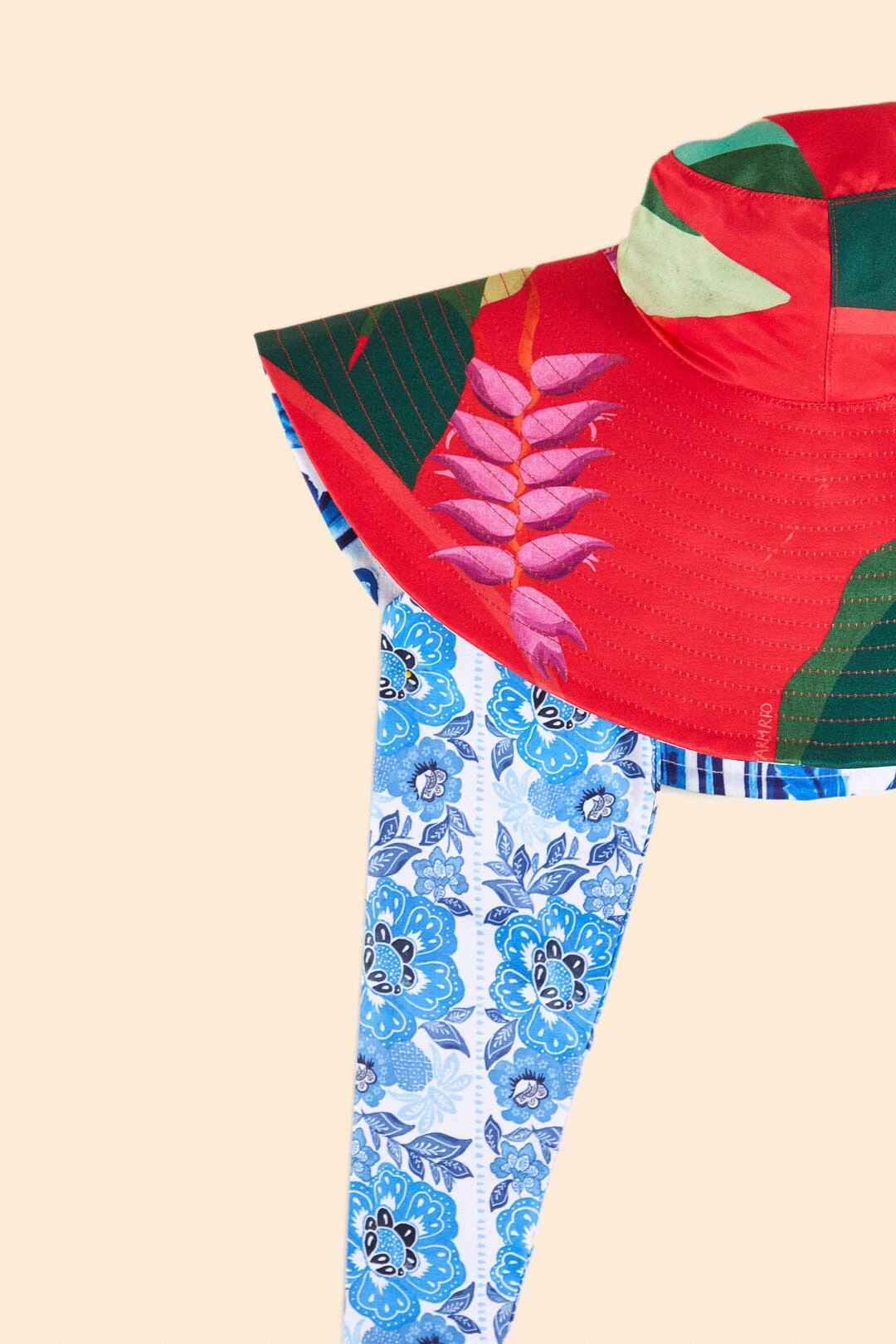 Farm Rio Heliconia Red Hat 4 Farm Rio Heliconia Red Hat - Image 2