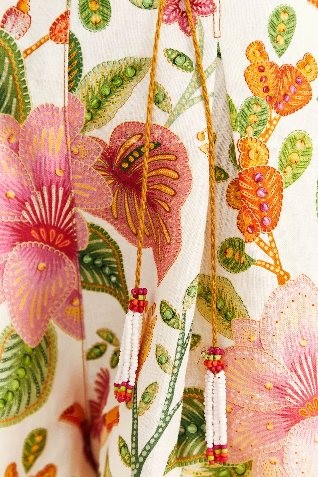 Farm Rio Off-White Macaw Bloom Shorts 7 Farm Rio Off-White Macaw Bloom Shorts - Image 5