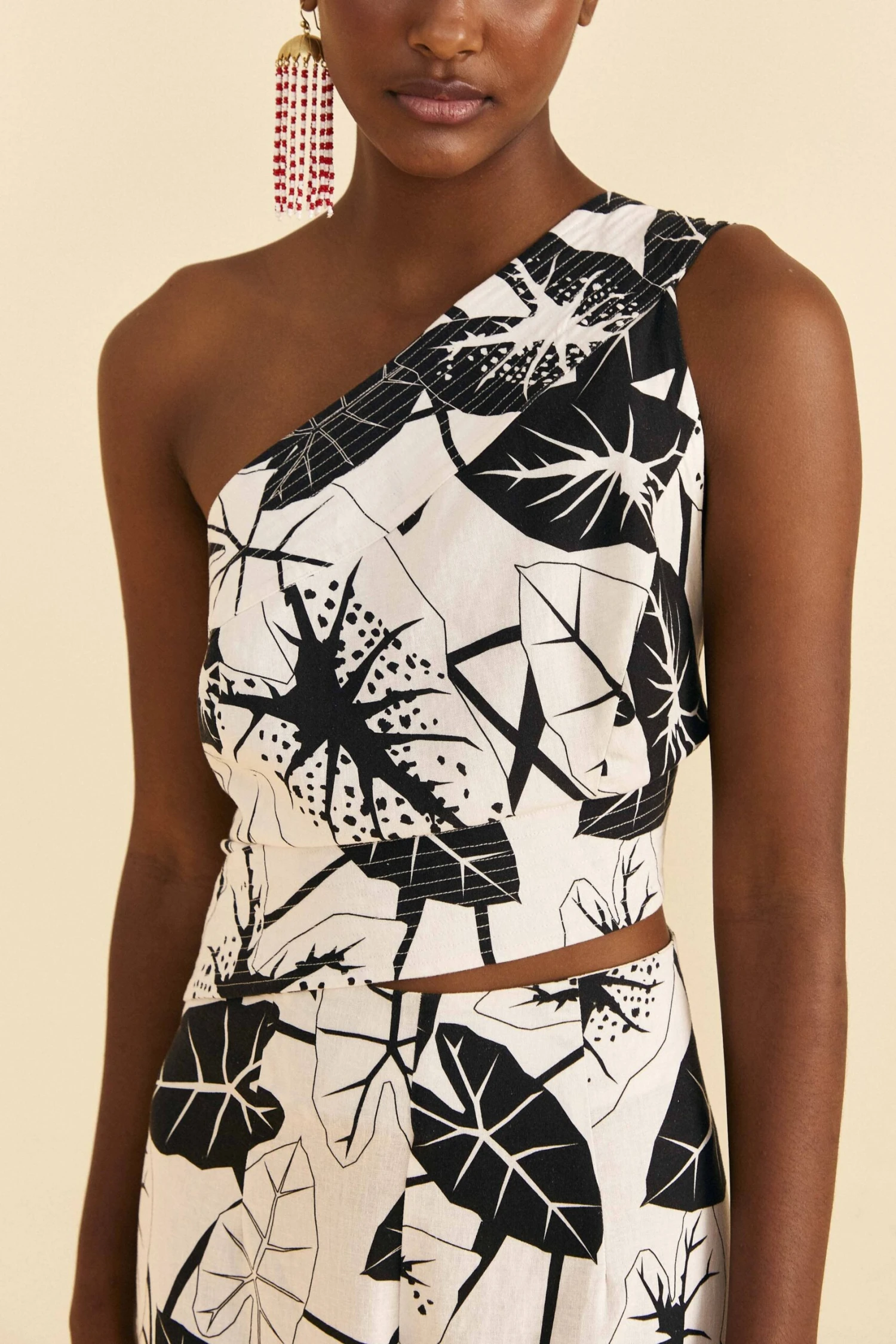 Farm Rio Off-White Graphic Leaves Jumpsuit 4 Farm Rio Off-White Graphic Leaves Jumpsuit - Image 3