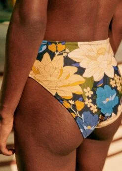 Farm Rio Calme Absolu Mandacaru Floral Bikini Bottom 9 Farm Rio Calme Absolu Mandacaru Floral Bikini Bottom -Farm Rio Dress Shop 313807 04