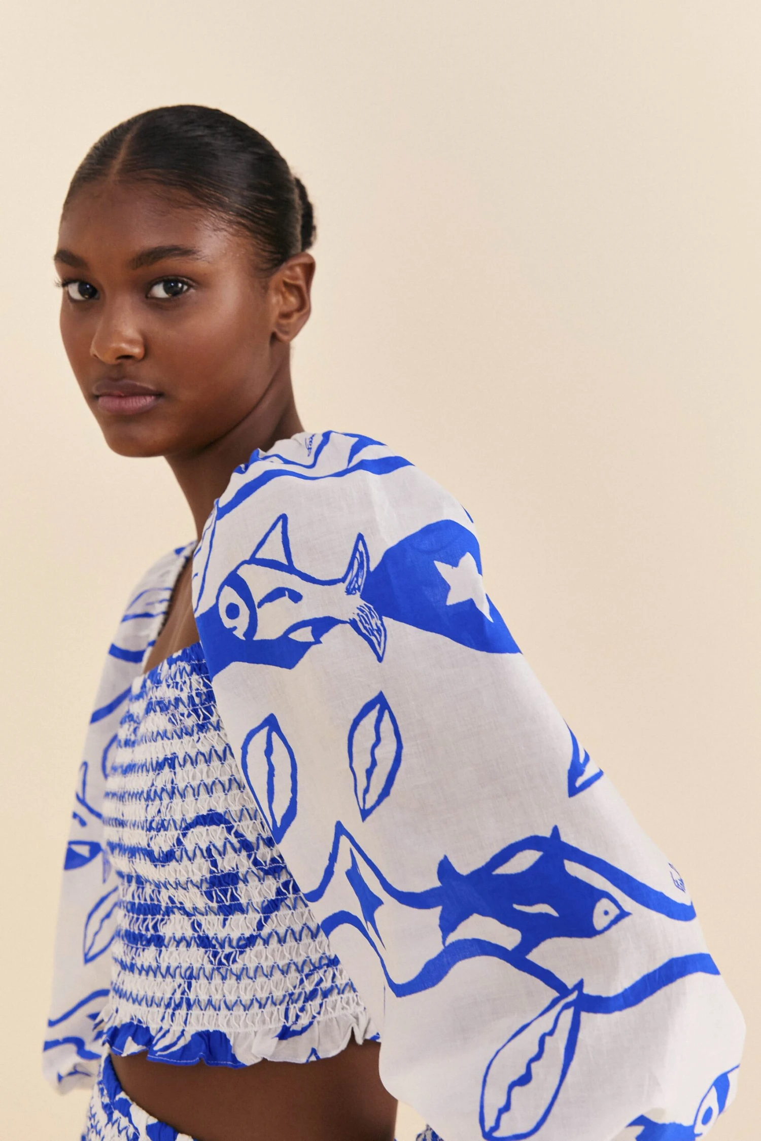 Farm Rio Off-White Pitta Waves Smocked Blouse 5 Farm Rio Off-White Pitta Waves Smocked Blouse - Image 3