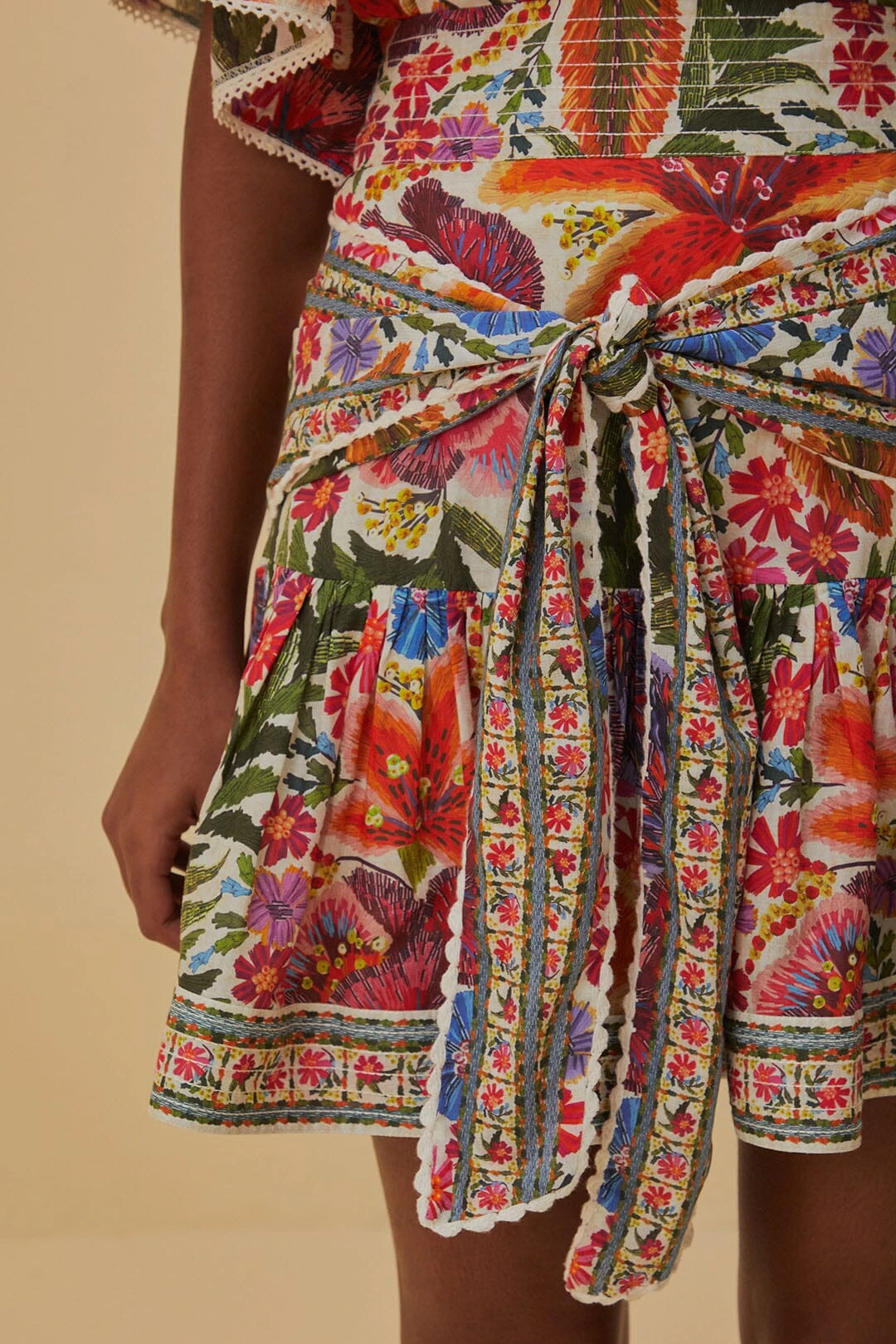 Farm Rio Off-White Tropical Yard Mini Skirt 5 Farm Rio Off-White Tropical Yard Mini Skirt - Image 3